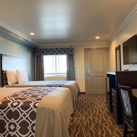 Ontario Inn & Suites Montclair Bagian luar foto