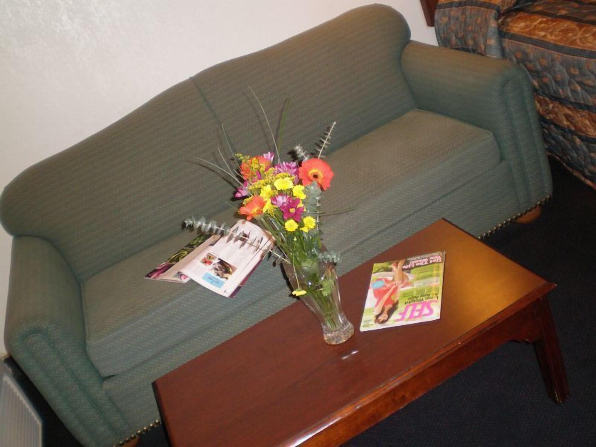 Ontario Inn & Suites Montclair Bagian luar foto